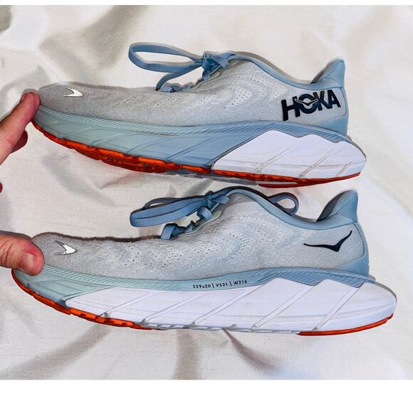 HOKA One One Arahi 6 - Women's Size 7 D Wide - Wide Width in Excellent Condition - Picture 4 of 13
